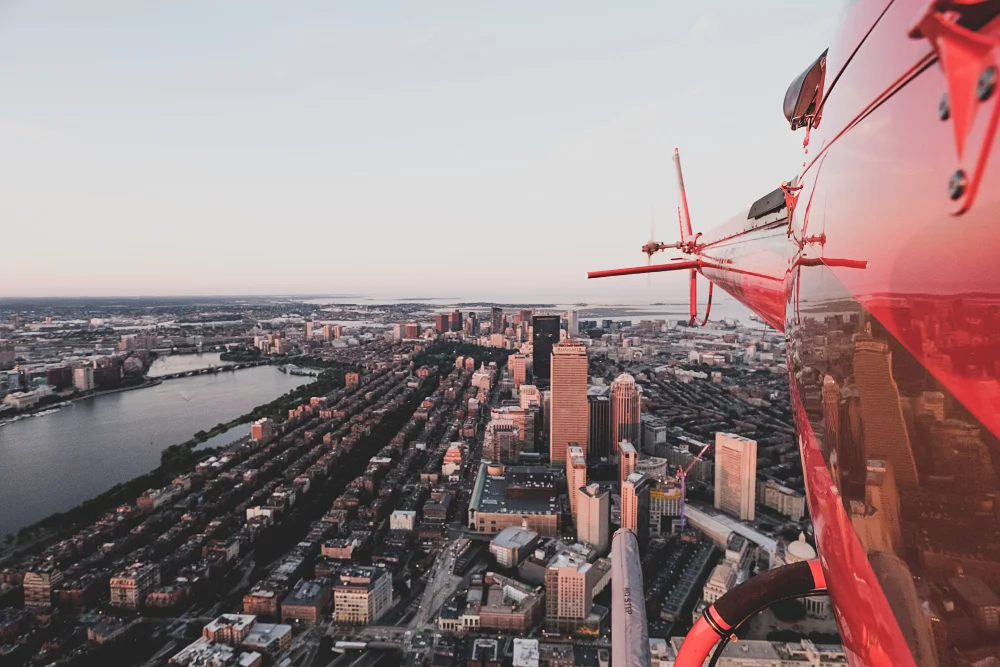 comprar ou alugar um helicóptero